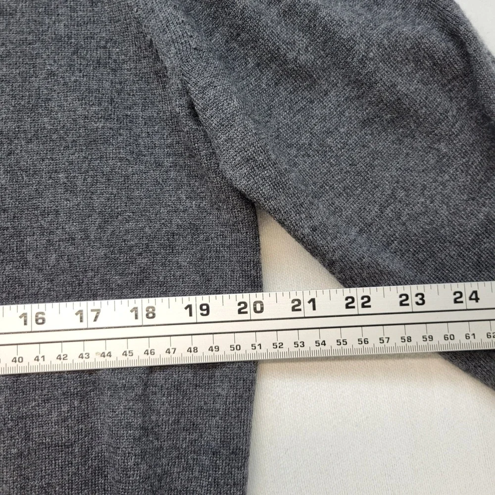 Nordstrom V-Neck Sweater Men Large Gray Extra Fine Merino Wool Lightweight Knit